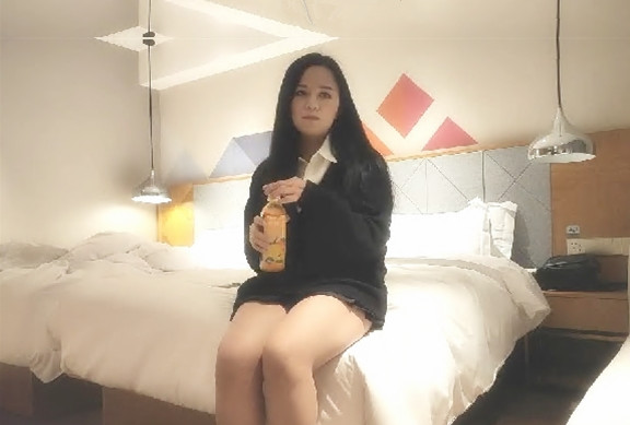 你个大拖鞋深夜战 少 妇 换上泳装激情 插 嘴 大 屁 股 骑 乘 操 操 的 啊啊 乱 交 骚  的很